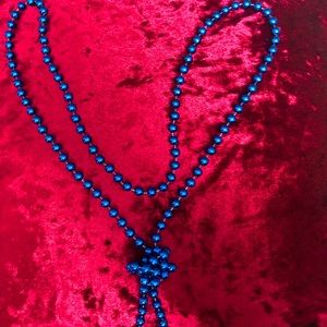 Basic blue beaded necklace